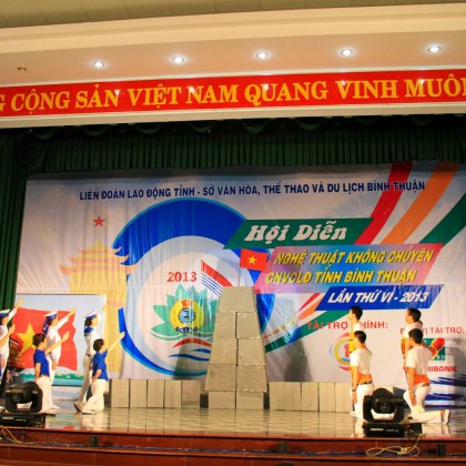 Hội thi múa không chuyên